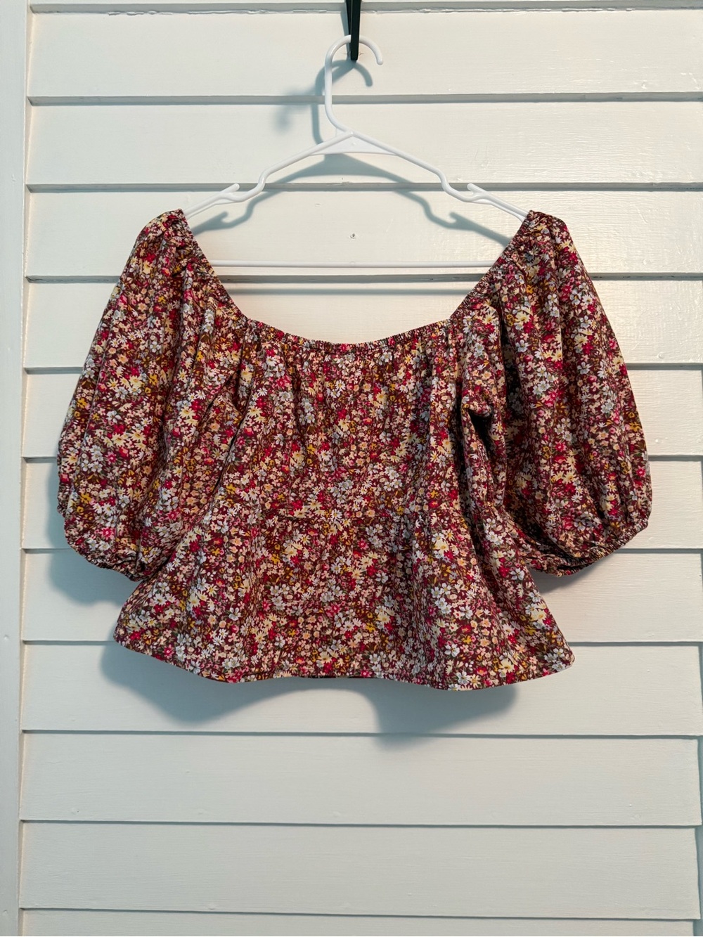 SIM & SAM | Floral Peplum Top Size Large